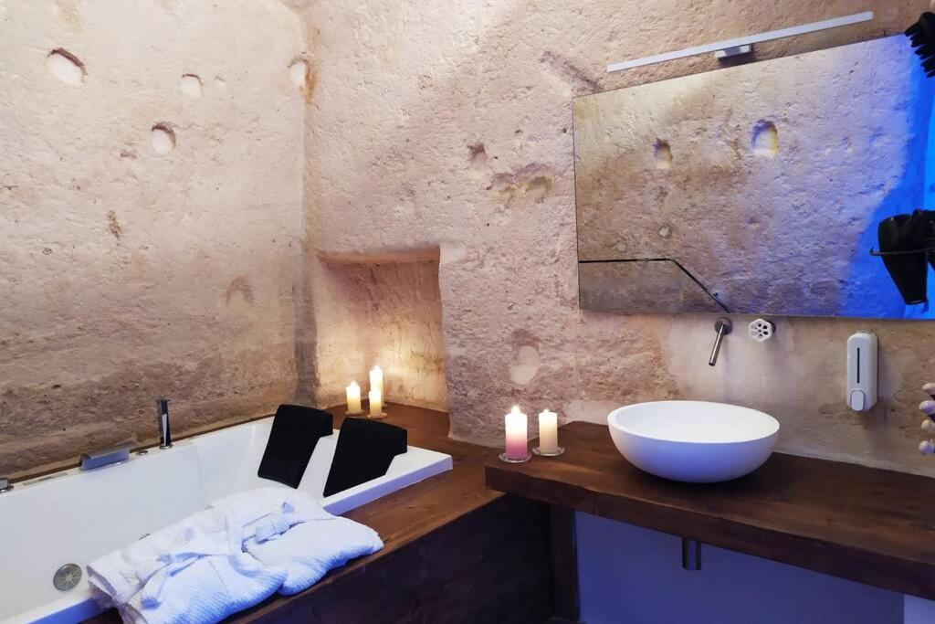 Fornaci 46 Sassi Con Idromassaggio Villa Matera Kültér fotó