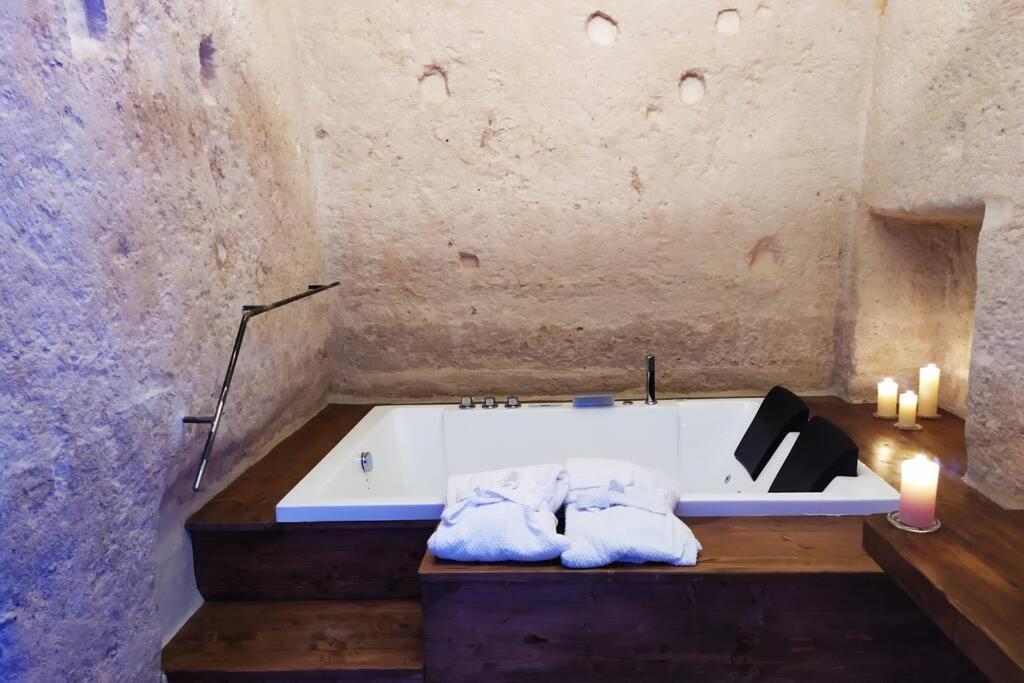 Fornaci 46 Sassi Con Idromassaggio Villa Matera Kültér fotó