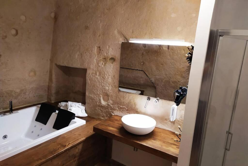 Fornaci 46 Sassi Con Idromassaggio Villa Matera Kültér fotó